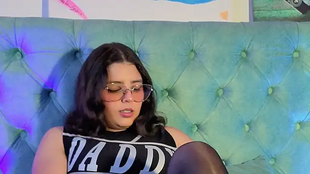 Paola Lyon  online show from February 26, 2026, 7:13 pm