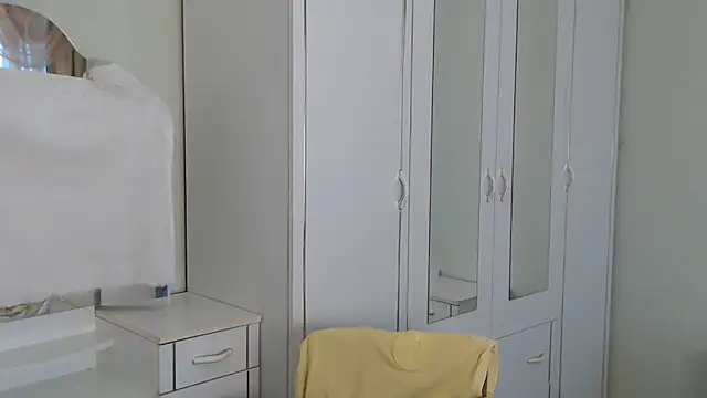 Snapshot of Zoro1999 chatting on March 18, 2025, 10:03 am Zoro1999 online show from March 18, 2025, 10:03 am