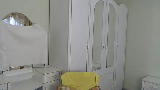 Snapshot of Zoro1999 chatting on March 19, 2025, 1:07 pm Zoro1999 online show from March 19, 2025, 1:07 pm