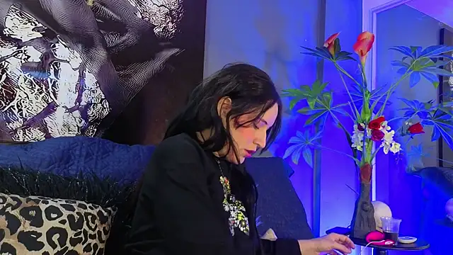 nadescomthxx online show from December 22, 2025, 2:14 pm