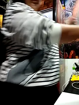 my-kitty online show from January 6, 2025, 5:41 am