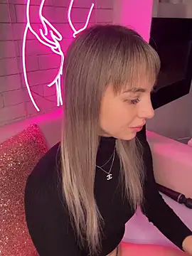 Snapshot of MiaMinx chatting on December 27, 2024, 11:21 pm MiaMinx online show from December 27, 2024, 11:21 pm