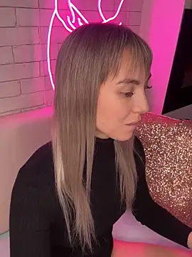 Snapshot of MiaMinx chatting on December 28, 2024, 2:22 am MiaMinx online show from December 28, 2024, 2:22 am