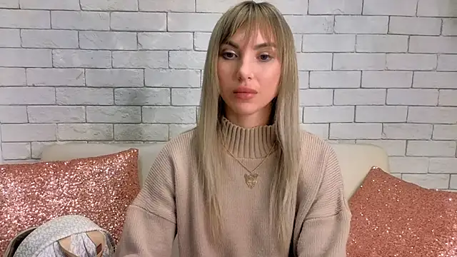 Snapshot of MiaMinx chatting on February 3, 2025, 4:57 am MiaMinx online show from February 3, 2025, 4:57 am