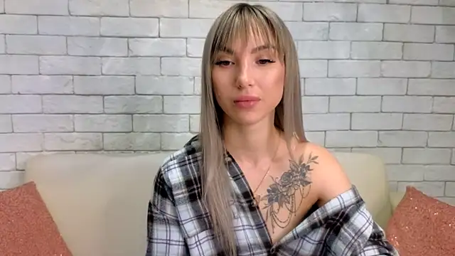 Snapshot of MiaMinx chatting on February 10, 2025, 1:46 am MiaMinx online show from February 10, 2025, 1:46 am