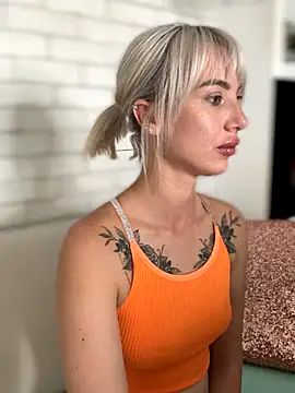 Snapshot of MiaMinx chatting on October 22, 2025, 12:55 am MiaMinx online show from October 22, 2025, 12:55 am