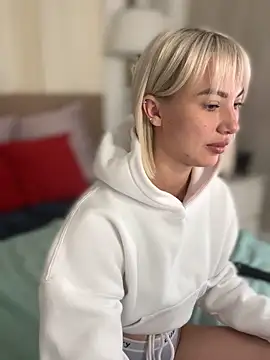 Snapshot of MiaMinx chatting on October 31, 2025, 11:39 pm MiaMinx online show from October 31, 2025, 11:39 pm