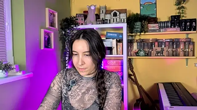 LelianaHazel online show from January 13, 2026, 4:01 pm