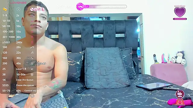 Snapshot of AnderAndMartina chatting on September 21, 2025, 10:11 pm AnderAndMartina online show from September 21, 2025, 10:11 pm