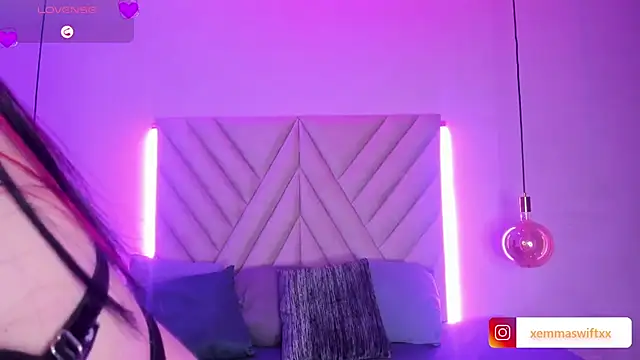 Snapshot of EmmaSwift_ chatting on December 4, 2024, 11:13 pm EmmaSwift online show from December 4, 2024, 11:13 pm