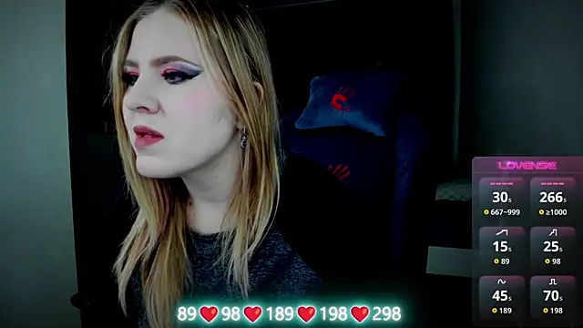 Olivia Munk online show from October 10, 2025, 4:33 am