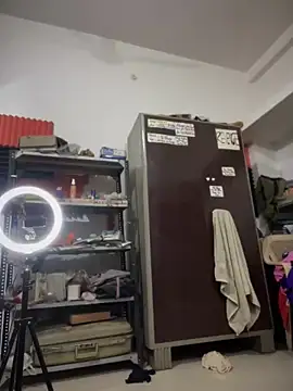 Snapshot of PARI_Hun chatting on January 5, 2025, 11:44 pm PARI Hun online show from January 5, 2025, 11:44 pm