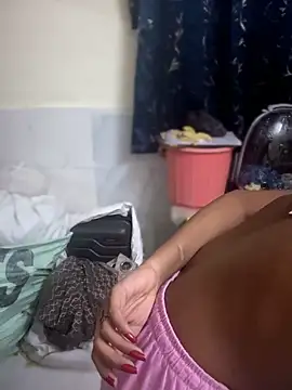 Snapshot of PARI_Hun chatting on April 9, 2026, 12:10 pm PARI Hun online show from April 9, 2026, 12:10 pm