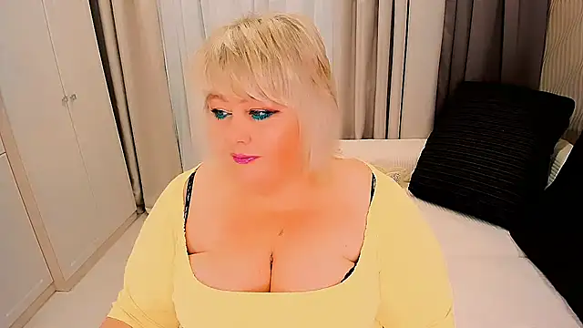 BIGTITSBBW online show from November 16, 2025, 1:39 pm