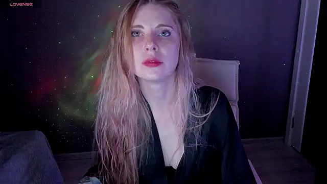 Snapshot of Aqualen chatting on November 9, 2025, 6:50 pm Aqualen online show from November 9, 2025, 6:50 pm