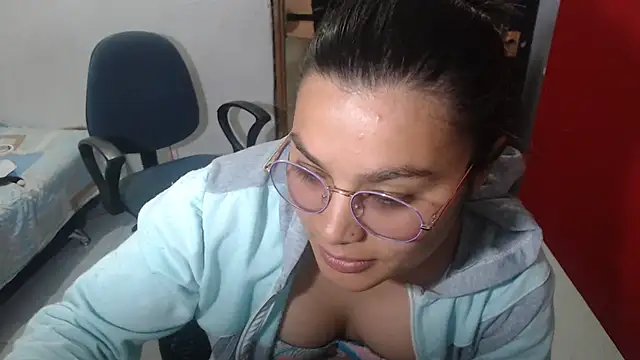 Snapshot of luxury_sex_17 chatting on February 22, 2025, 12:27 am luxury sex 17 online show from February 22, 2025, 12:27 am