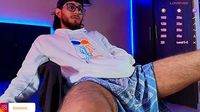 kuzzcoo online show from November 13, 2025, 3:55 pm