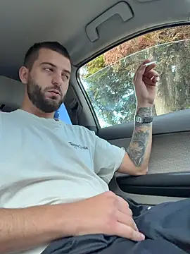 ElChapoGuzman95 online show from November 5, 2025, 6:02 am