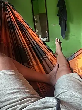 Snapshot of Duduhott chatting on December 22, 2024, 8:25 pm Duduhott online show from December 22, 2024, 8:25 pm