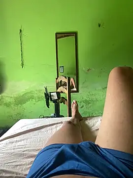 Snapshot of Duduhott chatting on September 14, 2025, 12:26 pm Duduhott online show from September 14, 2025, 12:26 pm