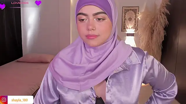 shayla 18 online show from November 21, 2025, 7:23 pm