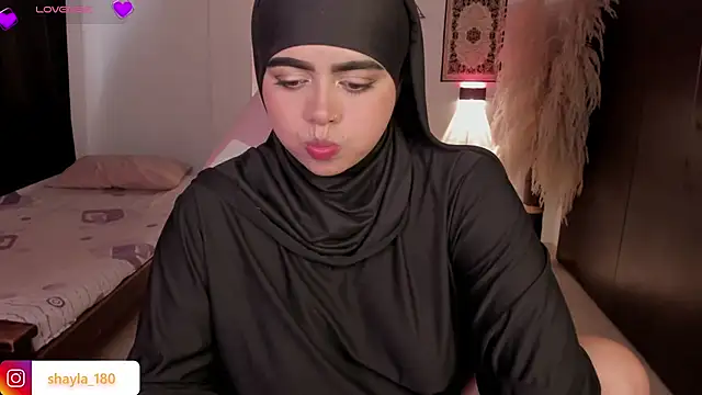 Snapshot of shayla_18 chatting on February 24, 2026, 9:46 pm shayla 18 online show from February 24, 2026, 9:46 pm