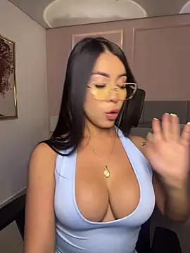 Miss blue69 online show from April 6, 2026, 1:47 am