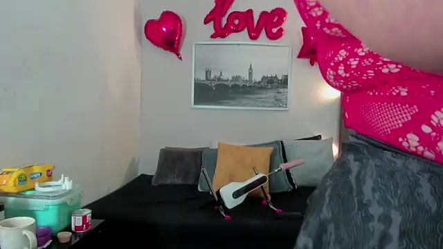Snapshot of Cheryl_JONES chatting on March 11, 2026, 4:35 pm Cheryl JONES online show from March 11, 2026, 4:35 pm