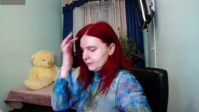 Snapshot of NikaLee chatting on December 15, 2024, 6:29 am NikaLee online show from December 15, 2024, 6:29 am