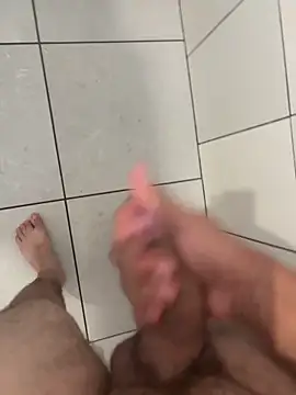 Snapshot of aleatorio995 chatting on December 20, 2025, 9:00 pm aleatorio995 online show from December 20, 2025, 9:00 pm