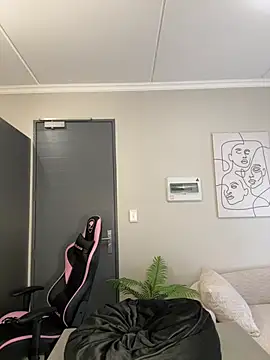 Neelo-Smith online show from March 15, 2025, 5:52 am