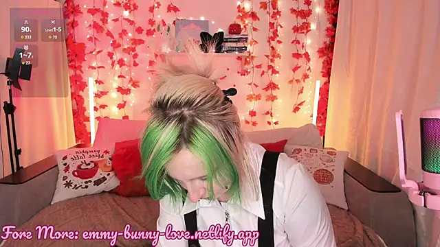 EmmyBunny online show from September 21, 2025, 6:20 pm