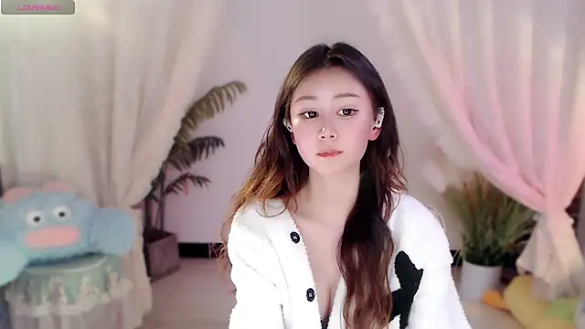 Aimee-520 online show from December 22, 2025, 6:32 am