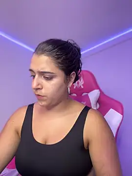 Alicia Ruiz online show from January 13, 2026, 6:13 pm