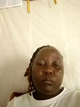 Snapshot of amelinaqueen chatting on April 16, 2026, 10:27 am amelinaqueen online show from April 16, 2026, 10:27 am