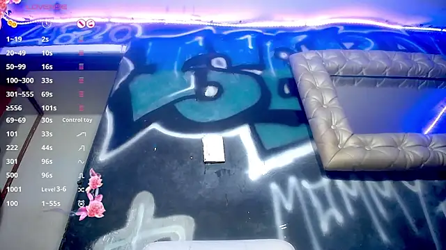 IsabellBigtitsxx online show from December 16, 2025, 8:03 pm