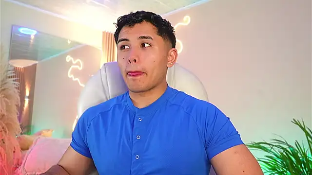 MatiasKorn online show from April 15, 2026, 4:41 am