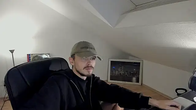 Snapshot of naked_psy chatting on October 24, 2025, 11:01 pm naked psy online show from October 24, 2025, 11:01 pm