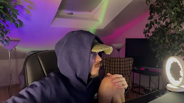 naked psy online show from February 20, 2026, 1:02 am