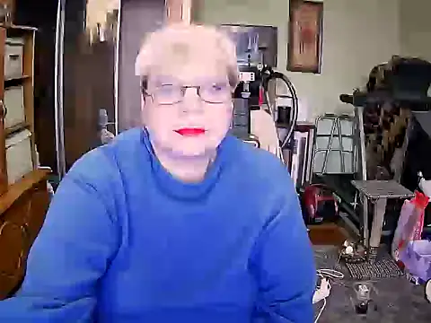 LOLA8888 online show from October 28, 2025, 11:47 am