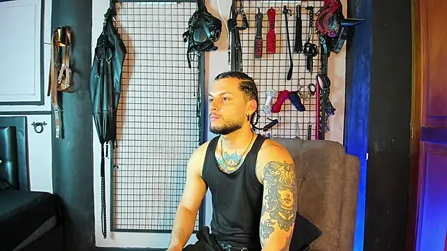 Snapshot of Twisted_Fantasy chatting on March 3, 2025, 12:16 pm Twisted Fantasy online show from March 3, 2025, 12:16 pm