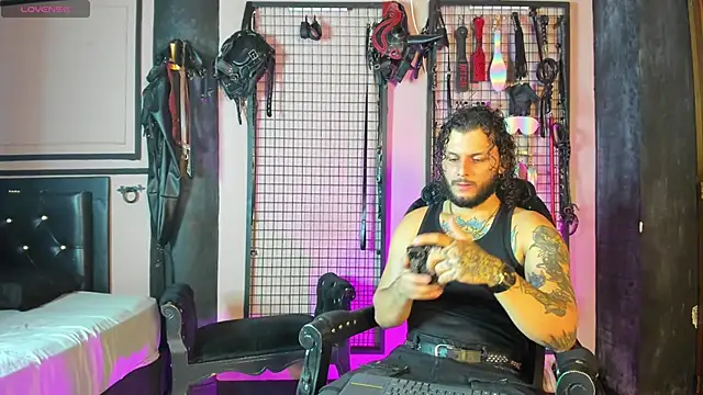 Snapshot of Twisted_Fantasy chatting on September 9, 2025, 3:28 am Twisted Fantasy online show from September 9, 2025, 3:28 am