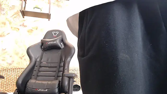 alexgiraldo  online show from January 16, 2025, 11:15 am