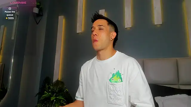 alexgiraldo  online show from February 6, 2025, 11:21 am