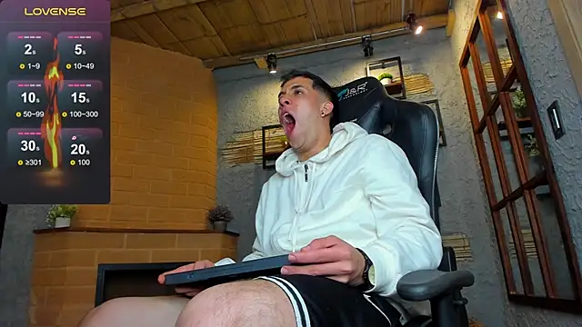 alexgiraldo  online show from February 18, 2025, 2:38 pm