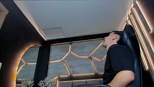 alexgiraldo  online show from February 26, 2025, 2:46 pm