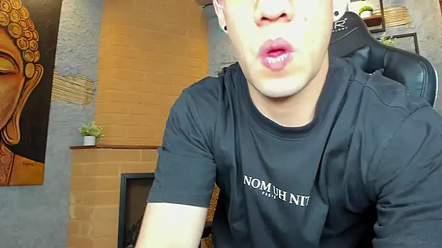 alexgiraldo  online show from March 10, 2025, 11:21 am