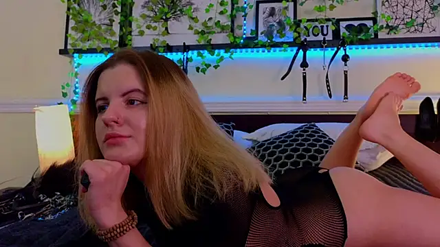 EvaTyrell online show from December 3, 2024, 11:13 pm