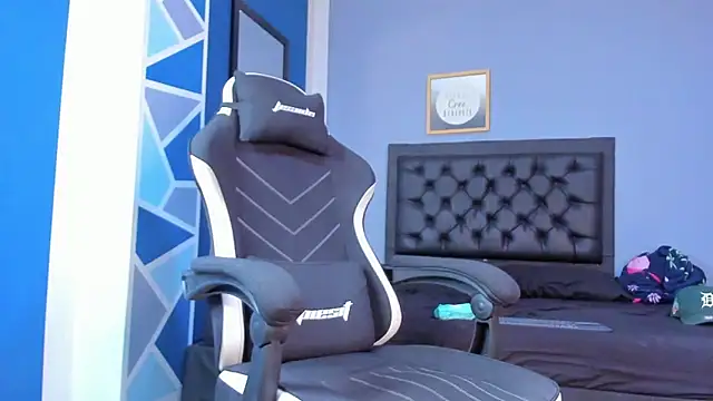 alex oficial online show from February 6, 2026, 6:07 am