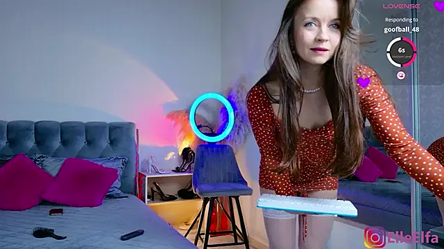 Snapshot of Elfaelle chatting on September 12, 2025, 7:25 pm Elfaelle online show from September 12, 2025, 7:25 pm